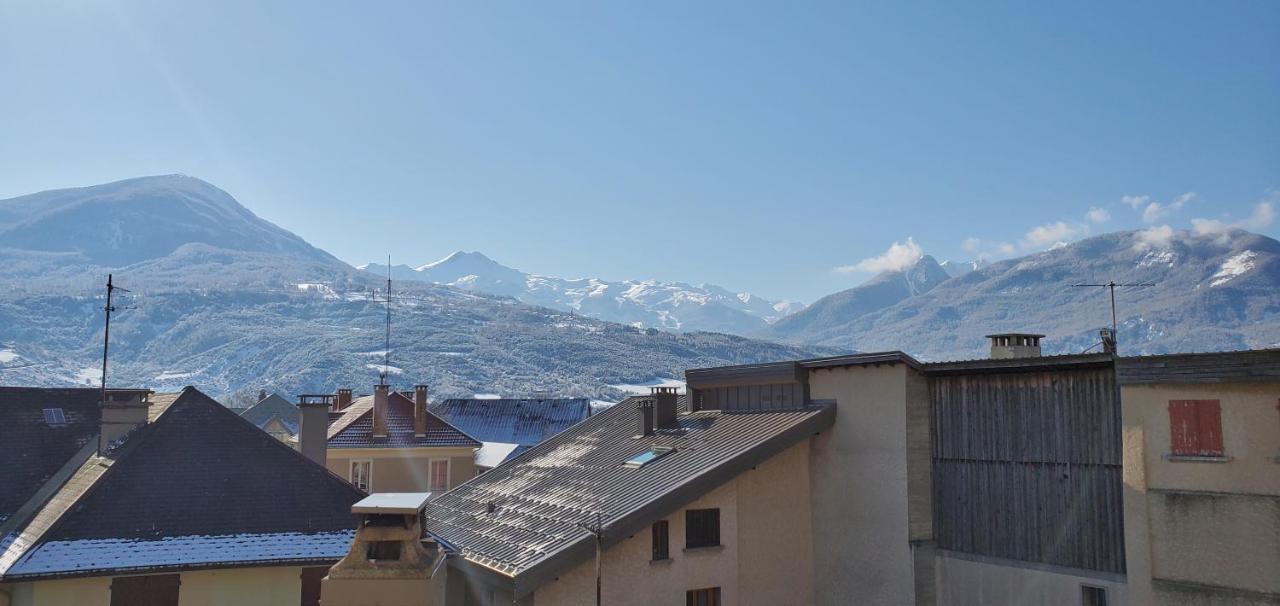 L'Hivernet, Grand Triplex Neuf Au Coeur D'Embrun Acces Facile 外观 照片