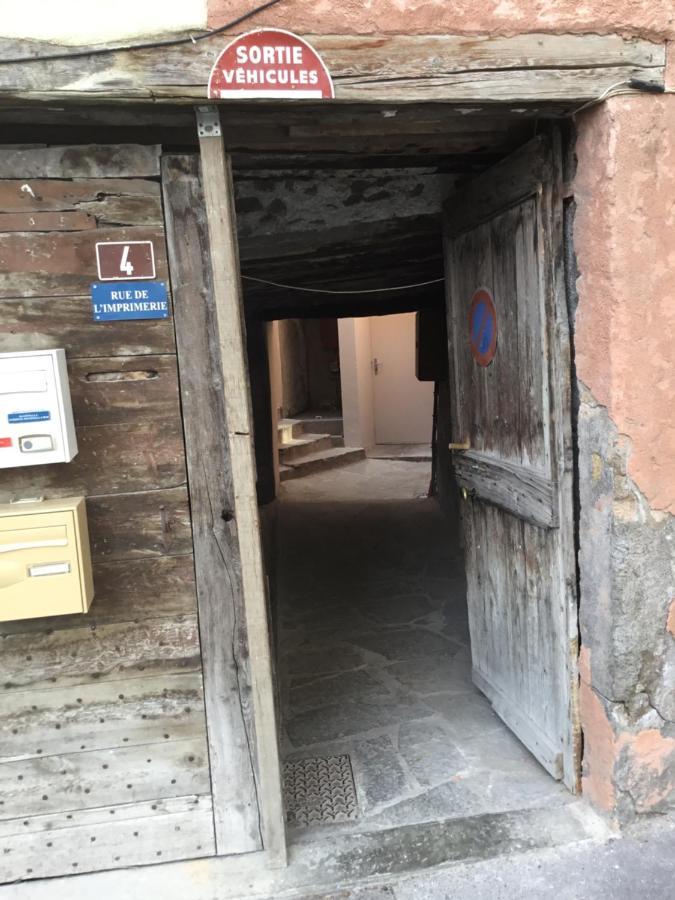 L'Hivernet, Grand Triplex Neuf Au Coeur D'Embrun Acces Facile 外观 照片